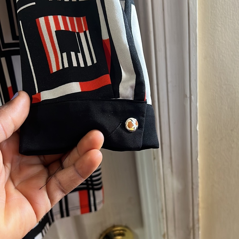 Notations Multiple Colors 3 Front Buttons V-Neck … - image 5